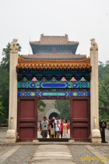 Wejście do jednego z grobowców z dynastii Ming