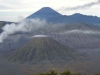 Widok na wulkany Bromo i Semeru o świcie
