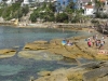 Główna plaża w Manly - wypoczynek na skałach