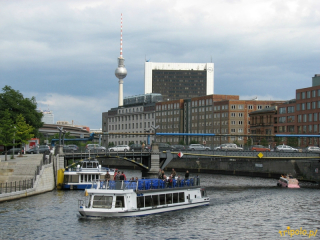 Niemcy, Berlin - widok na miasto od strony rzeki Szprewy