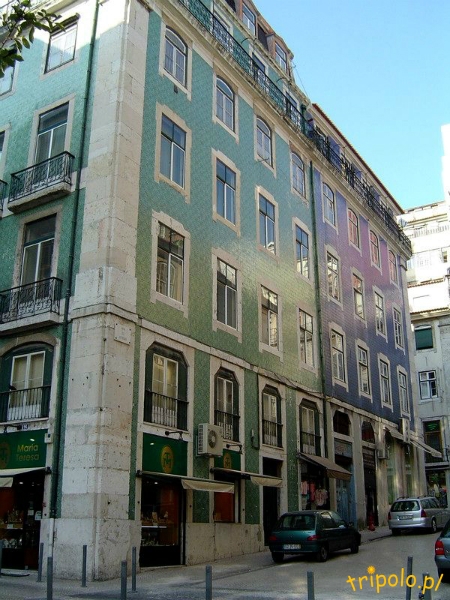 Portugalia, Lizbona - budynek oklejony słynnymi płytkami azulejos
