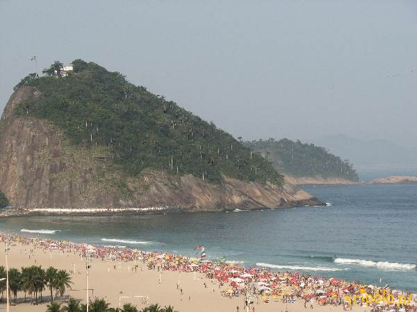 Plaża Copacabana - widok na skały