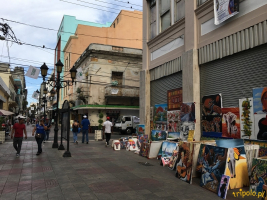 Santo Domingo - deptak w historycznym centrum (Zona Colonial).
